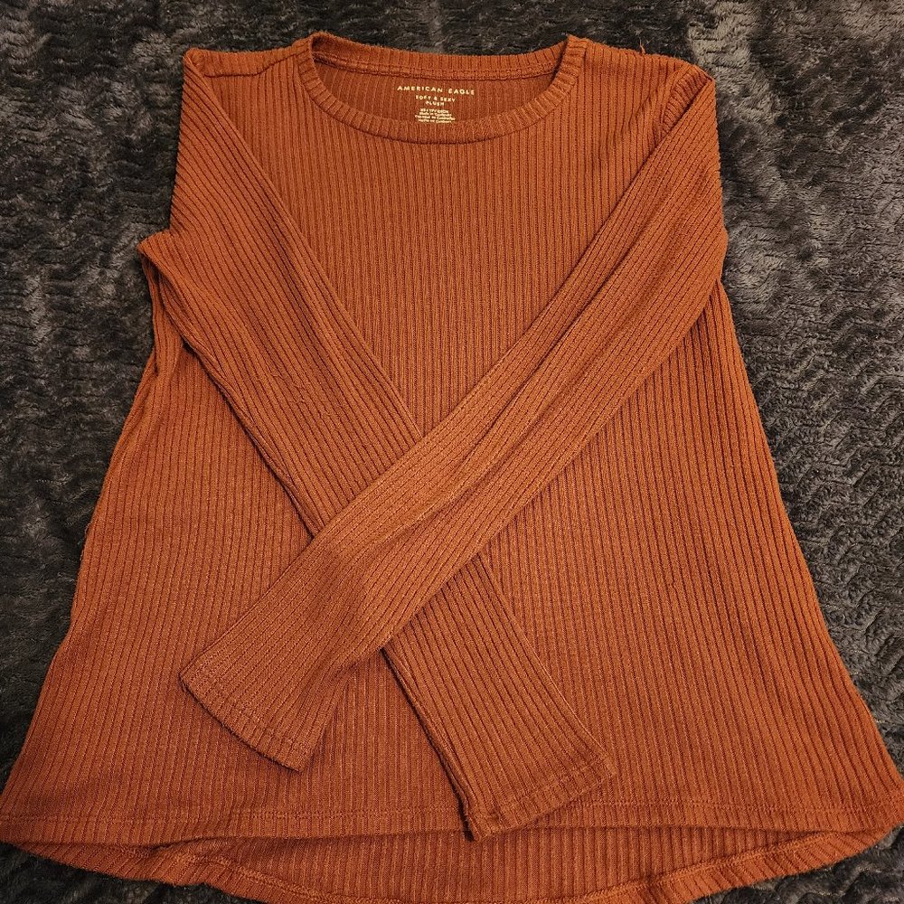 American Eagle basic tee